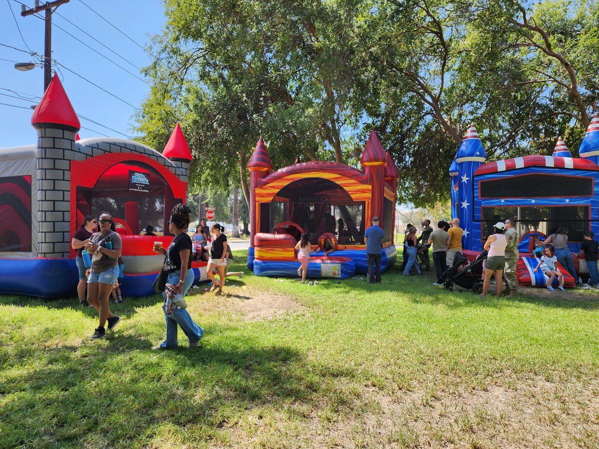 March_ARB's tweet photo. ๐๐ Thank You for Joining Us at the Defend, Mobilize, Picnic! ๐๐
#TeamMarch #DefendMobilizePicnic #CommunityStrong #ThankYou #MarchARB #colbam #chiefb https://t.co/5cpvVPnnoj