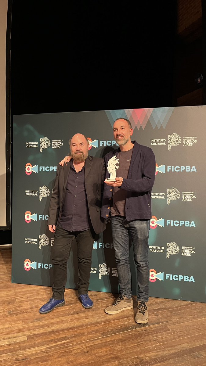 martinturnes's tweet photo. 😀 Felices de haber recibido 2 premios con @ElAgronomoFilm en Competencia Largometraje Bonaerense en el #FICPBA !!!
🏆MENCIÓN ESPECIAL GUION
@MarceloPitrola y 👋🏼
🏆MEJOR DIRECCIÓN 👋🏼
🙌🏽Gracias @GuionistasGuiar y al jurado del #FICPBA!!!
🇦🇷Aguante el #cineargentino !!! https://t.co/0ahs6Manh6