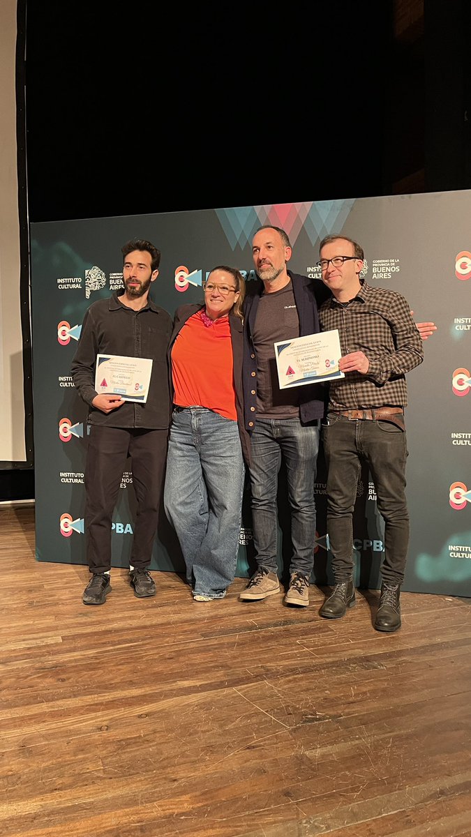 martinturnes's tweet photo. 😀 Felices de haber recibido 2 premios con @ElAgronomoFilm en Competencia Largometraje Bonaerense en el #FICPBA !!!
🏆MENCIÓN ESPECIAL GUION
@MarceloPitrola y 👋🏼
🏆MEJOR DIRECCIÓN 👋🏼
🙌🏽Gracias @GuionistasGuiar y al jurado del #FICPBA!!!
🇦🇷Aguante el #cineargentino !!! https://t.co/0ahs6Manh6