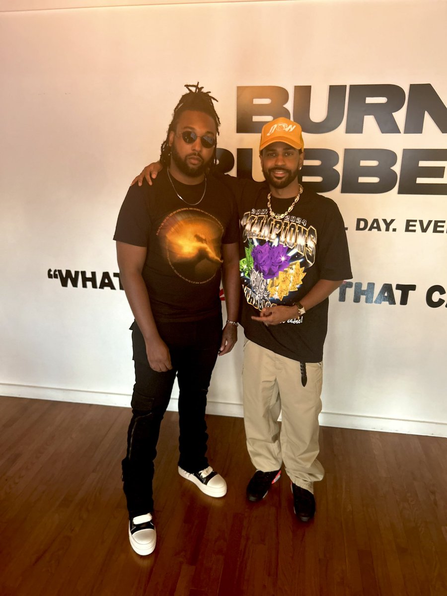 BlaxkOrchid_'s tweet photo. BMTY
-@BigSean
#bettermethanyou #bigsean #detroit #motorcity #seandon #detroitvseverybody #finallyfamous https://t.co/FcM3MeFsF1