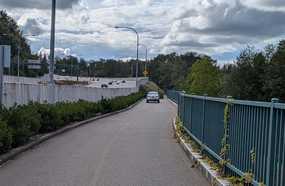 carbikelanesea's tweet image. From the 520 trail in Kirkland so it can't be an official report but I'm not sure how they even got here

From hachyderm.io/@lightweaver/1…
