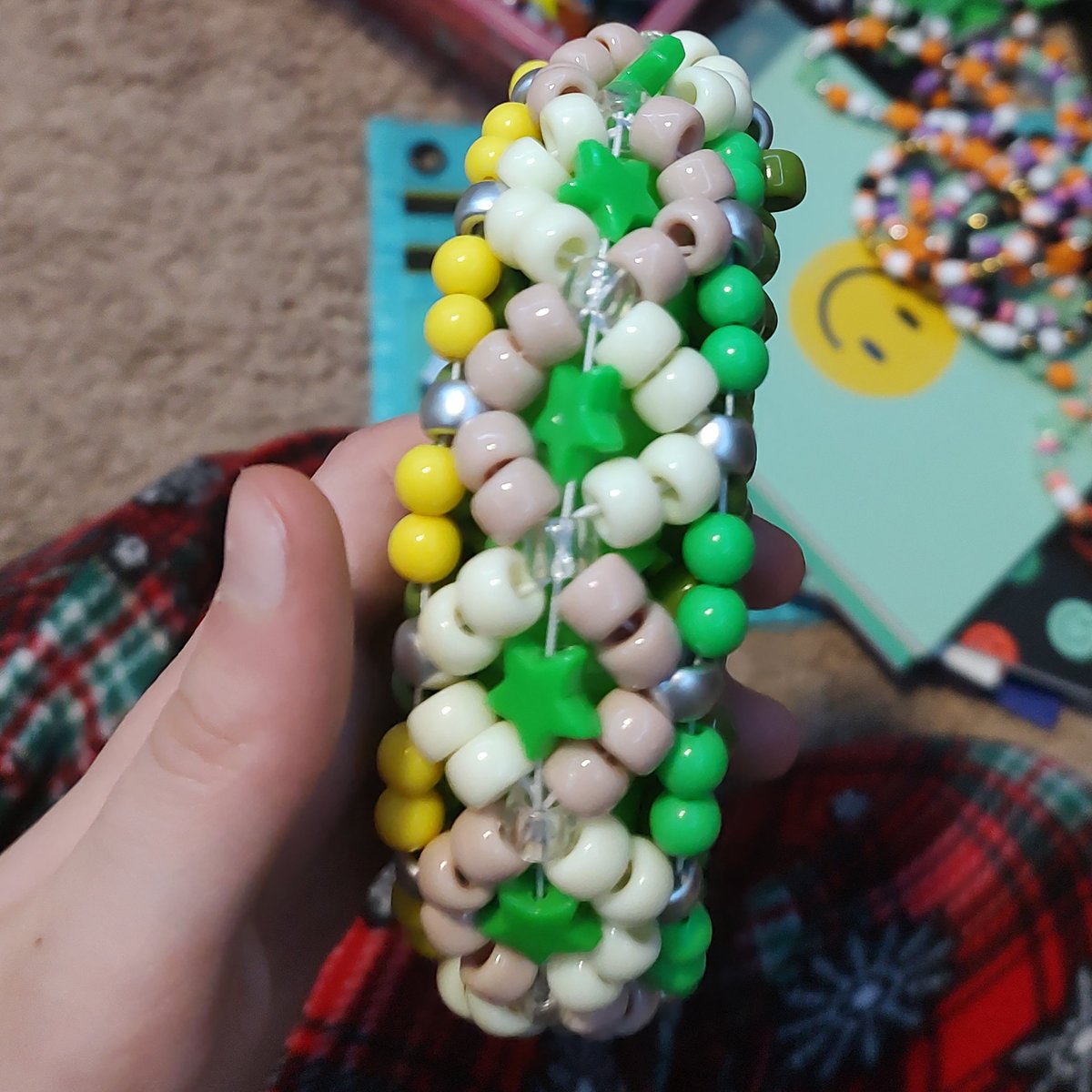 Luxwazdrawing's tweet photo. Also made this pop tube cage cuff!! https://t.co/0dVC4aJorT