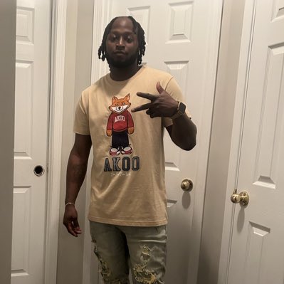 romanezkelley's tweet photo. #NewProfilePic https://t.co/kqZXtIpIDV