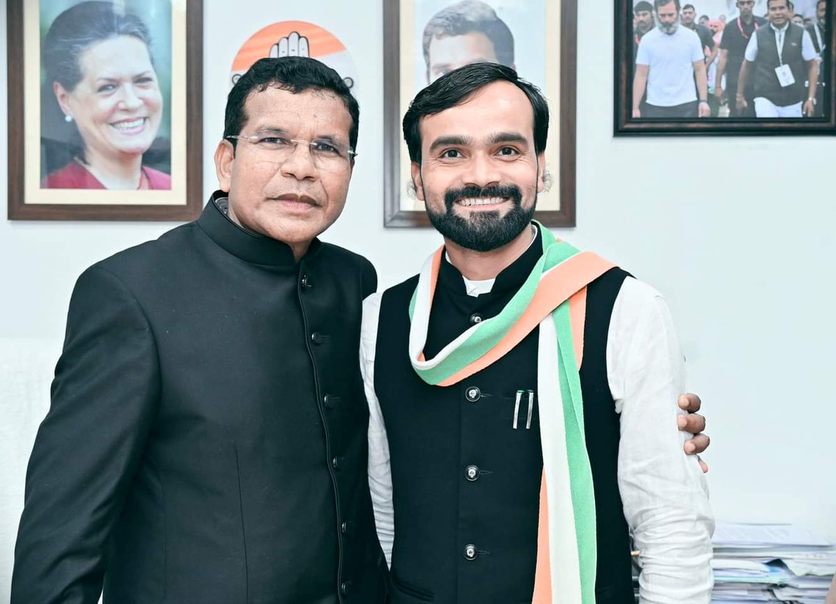 SanjayNetamINC's tweet photo. सरल,सहज,मिलनसार,हम सबके मार्गदर्शक, @INCChhattisgarh के पूर्व अध्यक्ष एवं छ.ग. शासन के पूर्व कैबिनेट मंत्री बड़े भैया आदरणीय @MohanMarkamPCC जी को जन्मदिन की हार्दिक बधाई एवं शुभकामनाएँ।
#HappyBirthdayMohanMarkam #mohanmarkam #मोहन_मरकाम
@RahulGandhi @SachinPilot @DeepakBaijINC https://t.co/nBysP7p0nz