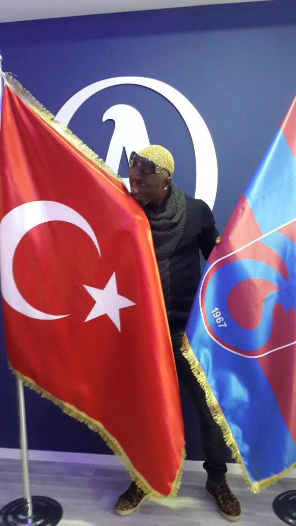 tum dunyadan iletisimi kesip su moda gecis yaptik