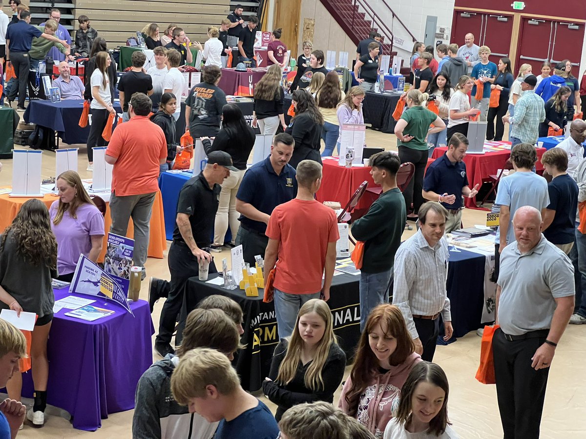 MontanaColleges's tweet photo. Such a great fair @ Sidney! Many thanks to the Sidney High School Team for making this a great day of helping students. A BIG thanks to all who attended! β₯οΈπ | # MontanaStudents | #MontanaCollege&CareerFairs | #MPSEOC https://t.co/Xn09V7cHpA