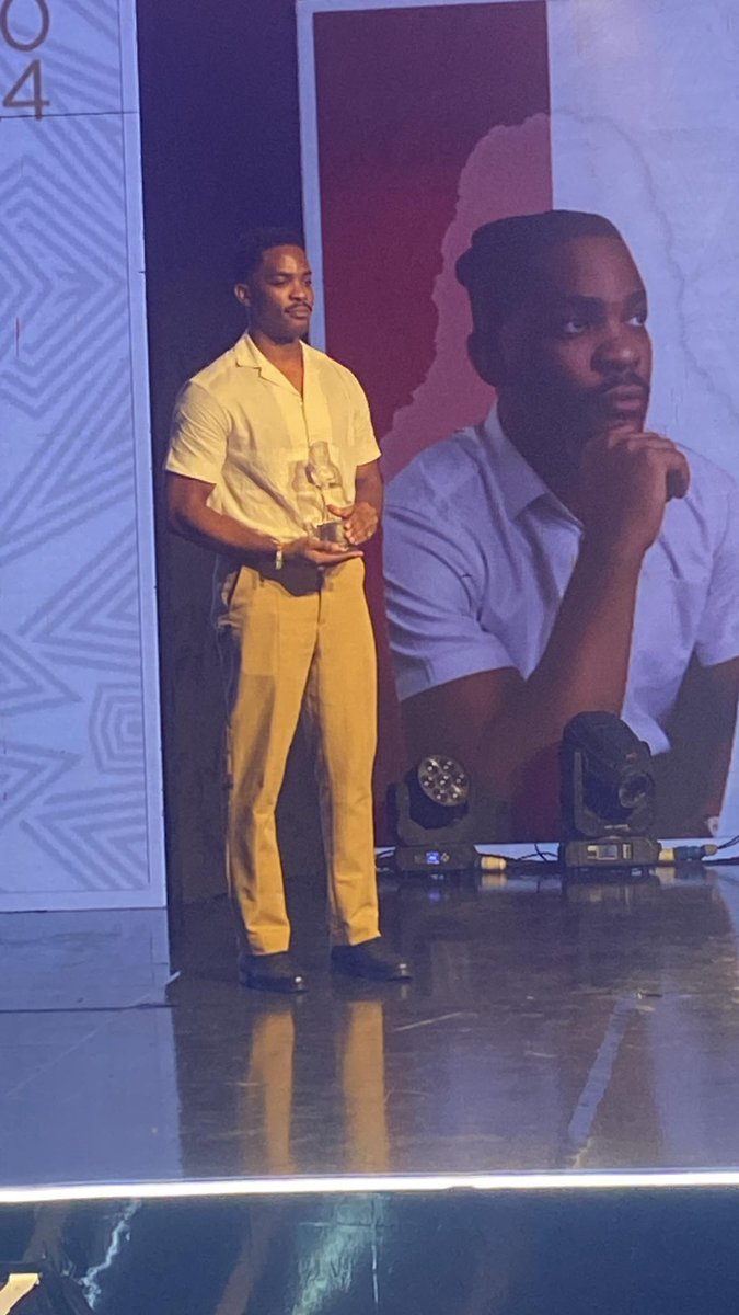 _ra_him's tweet photo. Even KENNEDY EKEZIE-JOSEPH was also  called out, to receive an award yesterday night, FANTASTIC
That's a well deserved one, he has kept in the work. 👏🏼
#CelebratingEmergingIcons https://t.co/rsUHFWDic5