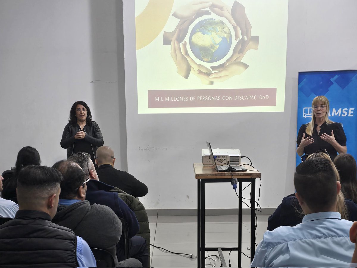 tamsecba's tweet photo. ¡Nos seguimos capacitando!

En el marco de la Ley Córdoba Inclusiva, recibimos una capacitación sobre "Trato Adecuado a Personas con Discapacidad" dictada por el equipo de la Dirección de Discapacidad de la Secretaría de @dsocialcordoba de la @MuniCba. https://t.co/AMXbIKwXhv