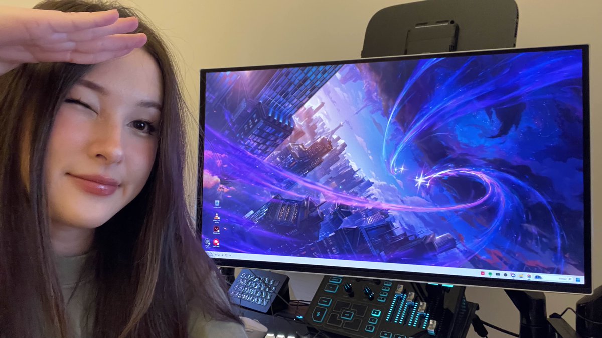 Hey guys! Remember, it's your last chance to enter our Ultimate Battle Station Giveaway!😄 Make sure to click the link to enter for your chance to win an OLED G80SD + more! You don't want to miss this one! #ad #UBSGiveaway #OdysseyAmbassador samsung-odyssey.com/TinaUBS