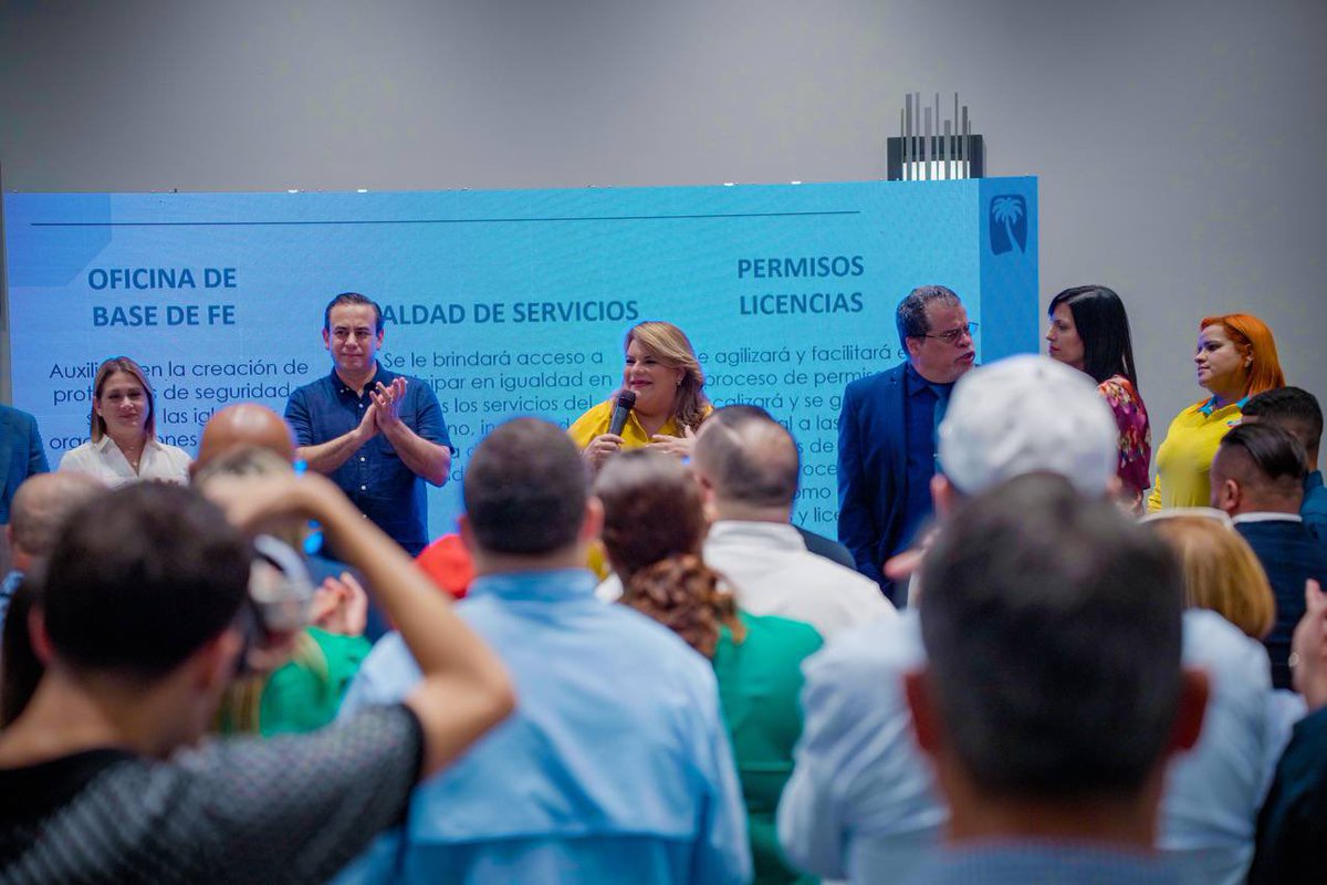JGO_2024's tweet photo. Esta tarde con representantes de sectores de base de fe que participaron de nuestras discusiones durante la convención del partido. Estoy sumamente agradecida de su servicio y dedicación a nuestra gente. #ConvenciónPNP2024 https://t.co/EaRagnPcUh