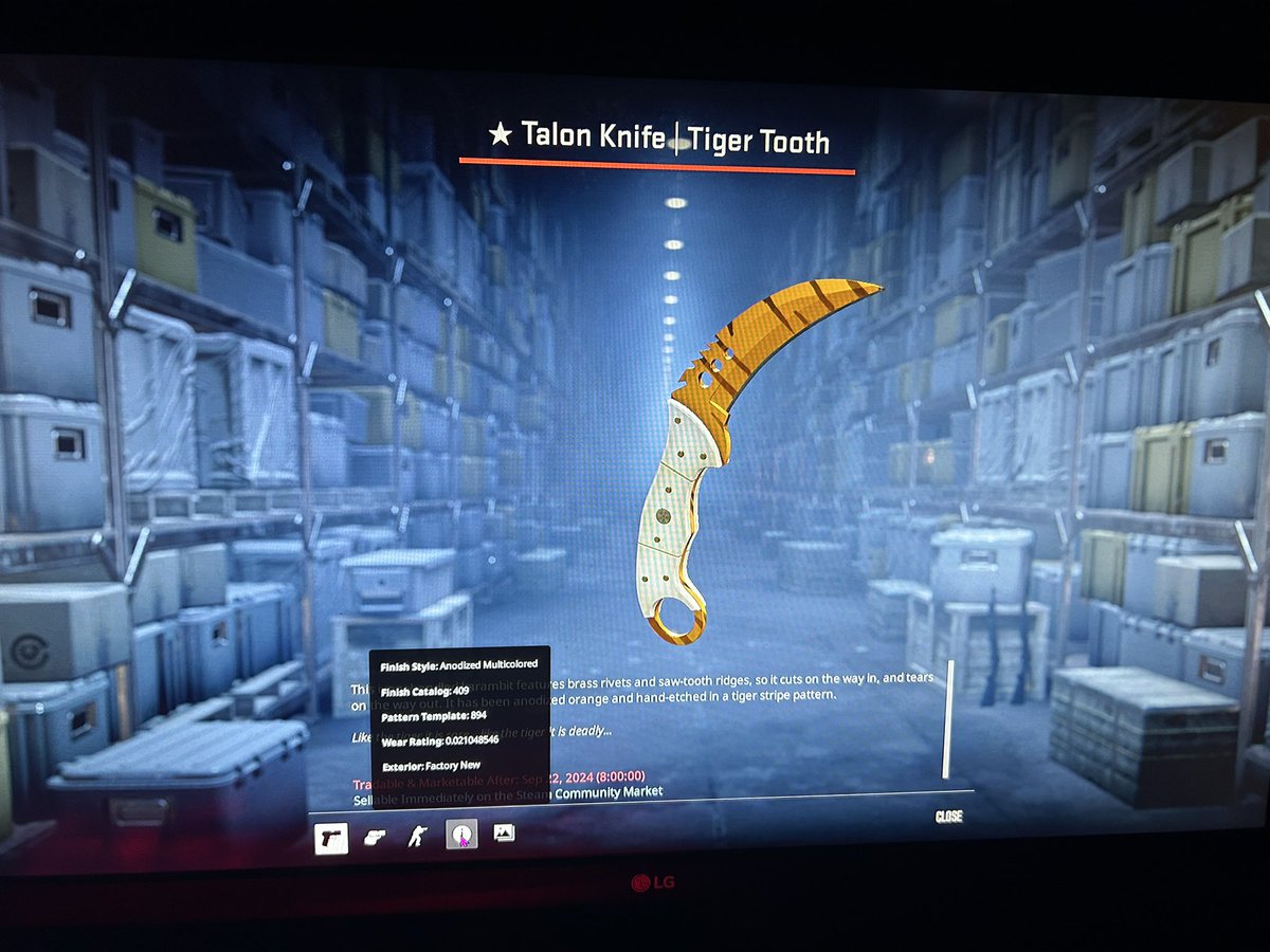 Sp3akzy's tweet photo. @ohnePixel got my first knife , field tested from a prisma 2 case . https://t.co/B9ym2ypPtf