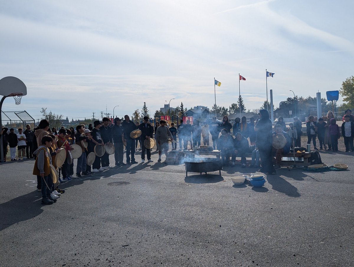 Simone Gessler tweet media