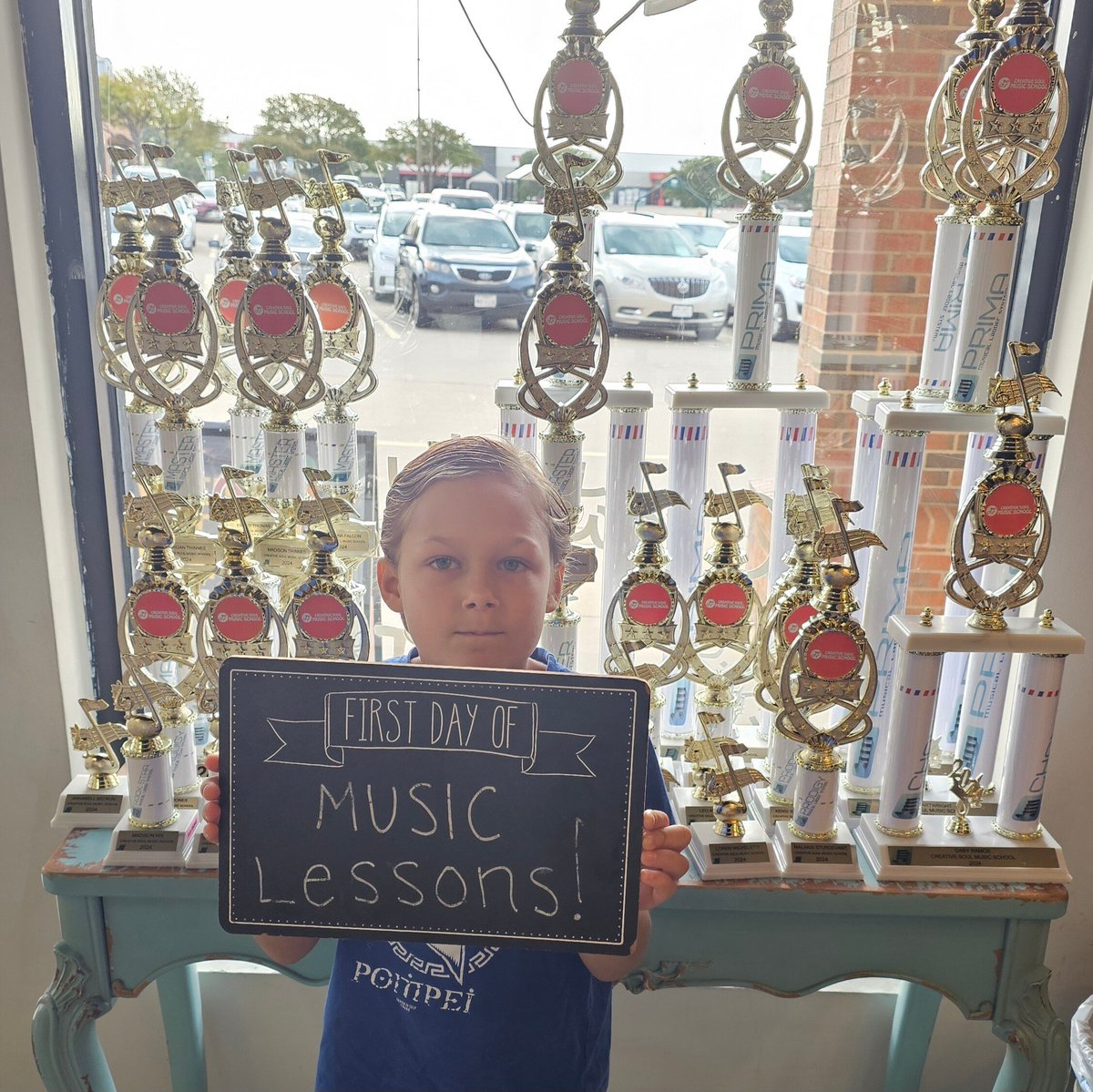 CSmusicschool's tweet image. Today was Oliver's First Lesson with us at Creative Soul Music School! He is in a season of applying his interest in everybody's campfire-favorite, the ukulele!! Welcome to the family, Oliver.🎵🎶 #CreativeSoulMusicSchool #FirstLesson #NewClass #Music #MusicSchool