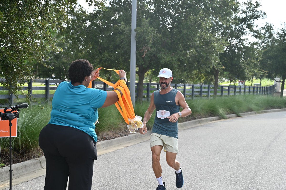 healthyworange's tweet image. 5K day is the BEST DAY! ☀️🎉 Over 450 community members came together to walk, run, and roll across the Healthy Selfie 5K finish line! 🏁 A special thank you to our partners and host, @orlandohealth, and to @YCentralFlorida for leading our warm-ups! #healthyselfie