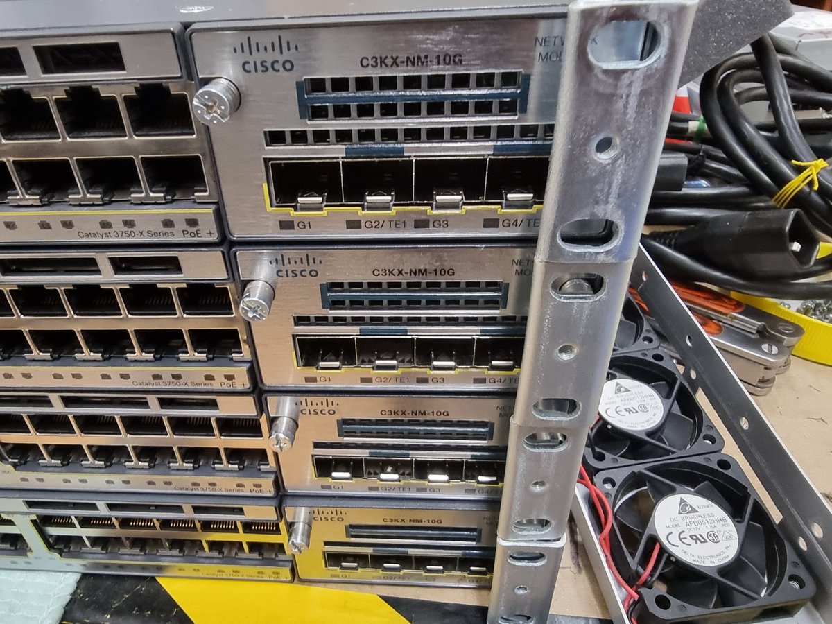 lUkraineLibre's tweet image. Бульбашки оберігають, спасають, лікуюють нерви та вздуваються.

А сіські або працюють або не працють

#PoE+
#SFTP
#Meraki