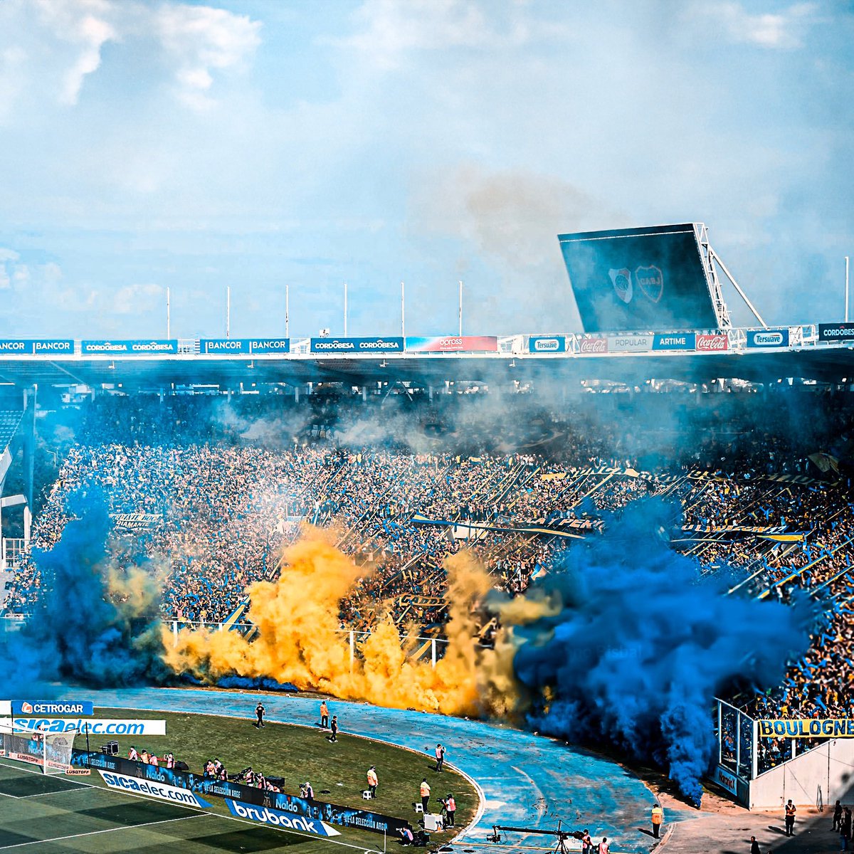 Vamos a repasar lo que es Boca:

- El capitán es un mediopelo que se va libre en 3 meses (por segunda vez)
- El presidente dice que es una estrella, el y todos los jugadores.
- El arquero se come goles todos los partidos.
- No jugamos libertadores y en Sudamericana quedamos