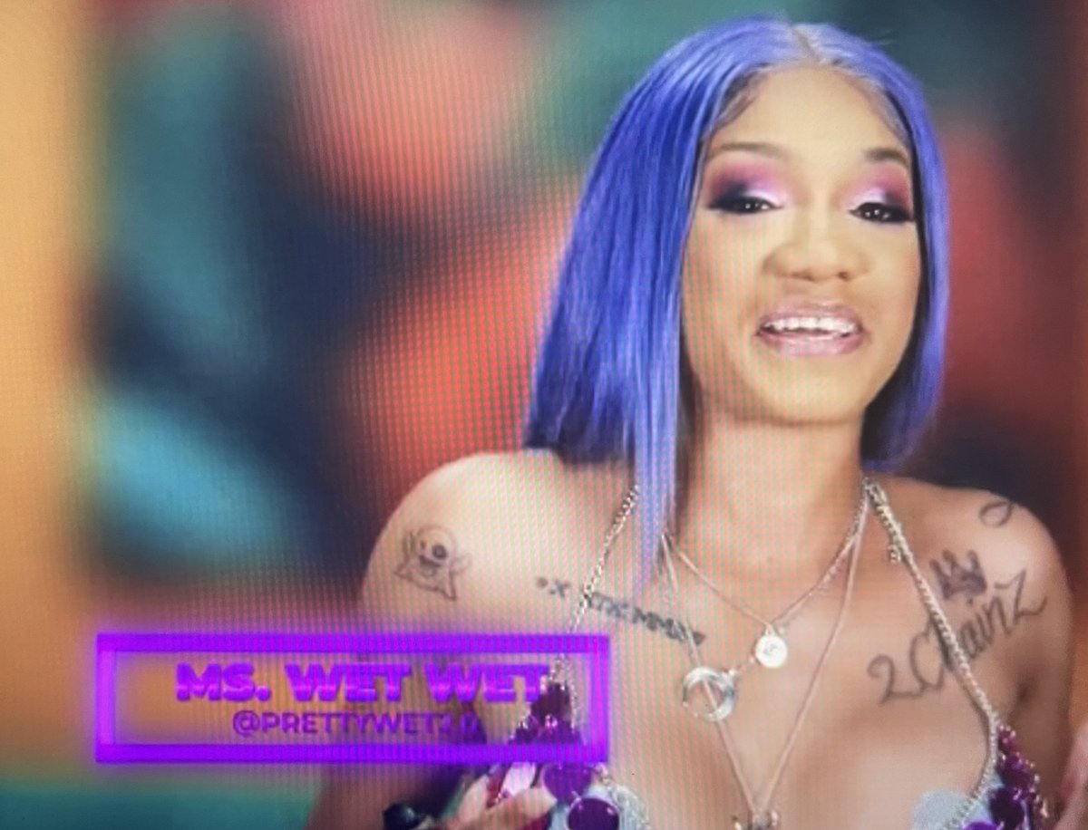 undertaKKer's tweet photo. Harpo Who This Woman??!!

This is not Wet Wet…..

#JoselinesCabaretTexas https://t.co/8iLGvjVr6C
