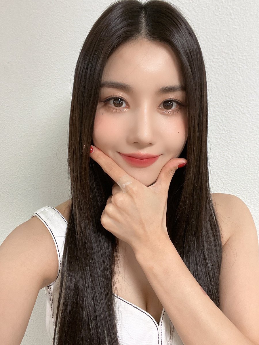 ☆ ͡ ݂ ۫ 𝙼in𝕟iē tweet media