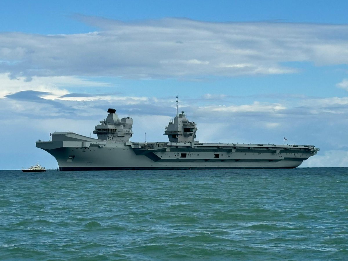 Was lucky enough to be out in the Solent on the beautiful Lutine on Thursday.  On the way back from Cowes the Queen Elizabeth had arrived and was at anchor waiting for the tide.  We got as close as we dared!