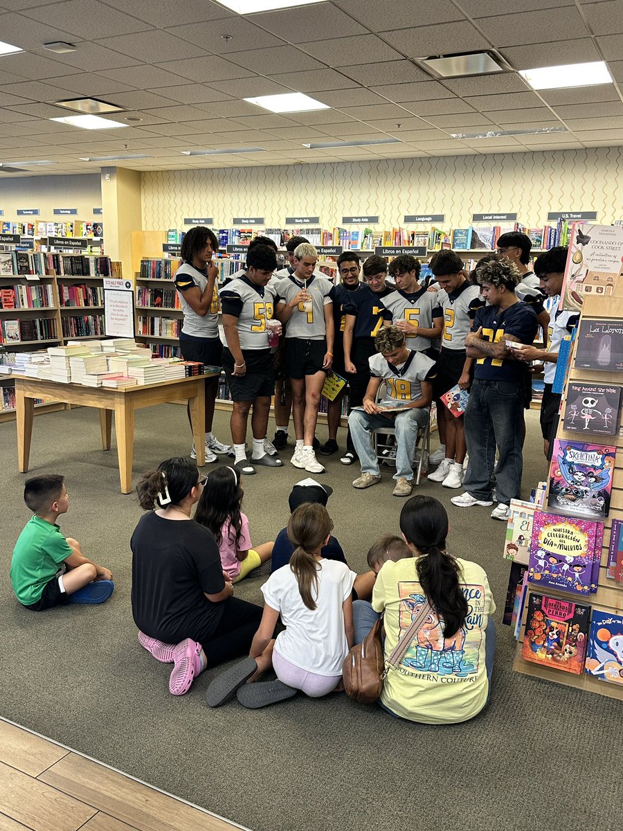 Eastwood Library_YISD tweet media