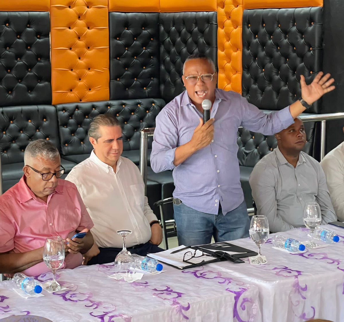 José Figueroa (@joserfigueroal) on Twitter photo 📍ELÍAS PIÑA |
En la tarde de hoy Francisco Javier García <a href="/FJavierGarciaF/">Francisco Javier G.</a>, aspirante presidencial, sostuvo un encuentro con la dirección de la provincia Elías Piña.
El retorno del PLD tiene nombre: se llama Francisco Javier García
#PLD ⭐️
#FJG🇩🇴
#FranciscoJavierGarcia 📍ELÍAS PIÑA |
En la tarde de hoy Francisco Javier García <a href="/FJavierGarciaF/">Francisco Javier G.</a>, aspirante presidencial, sostuvo un encuentro con la dirección de la provincia Elías Piña.
El retorno del PLD tiene nombre: se llama Francisco Javier García
#PLD ⭐️
#FJG🇩🇴
#FranciscoJavierGarcia
