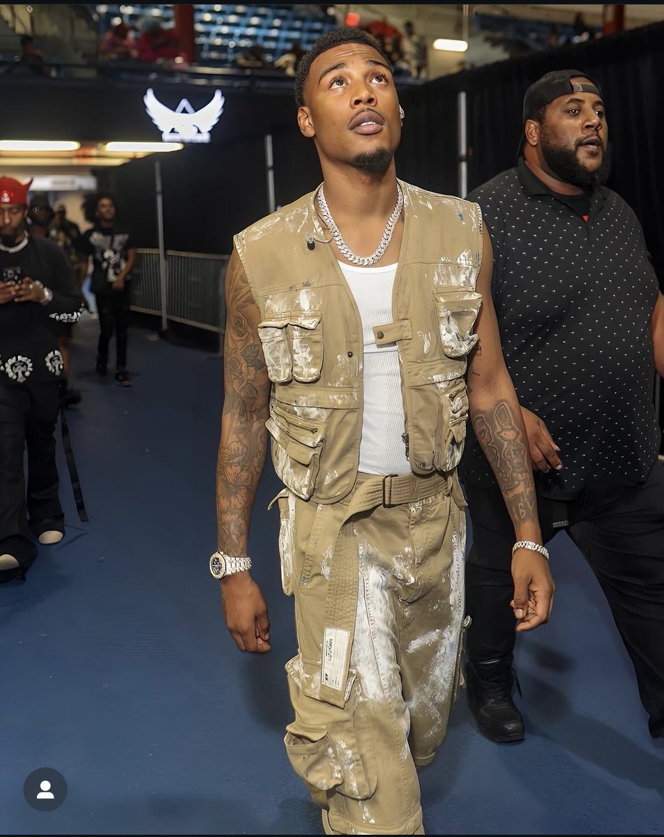 FreeBrio's tweet photo. He’s coming for everything he wants and deserves!!! Talking about 90’s fine😮‍💨😮‍💨 And Sherrod with them clippers ain’t nothing to play with🤌🏾 Show up and show TF out Money✨ https://t.co/srR4SlbhY2