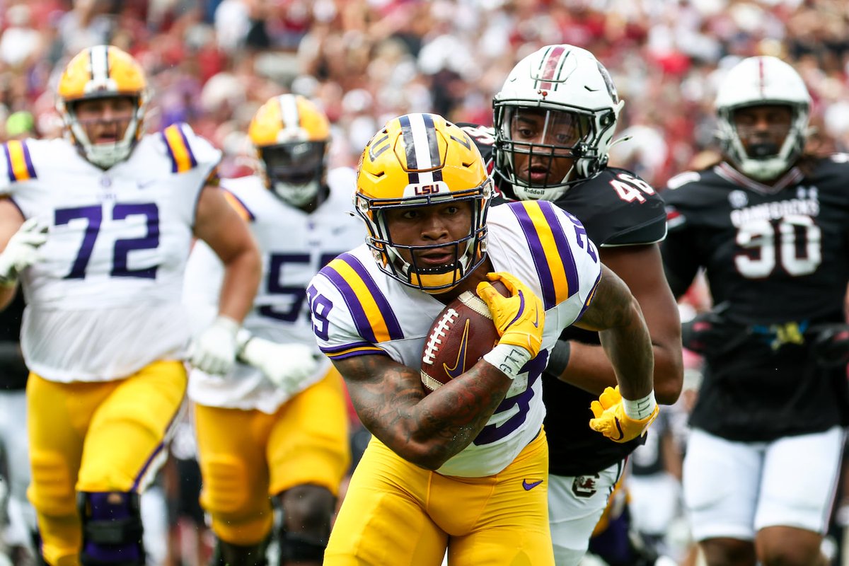 LonnPhillips's tweet photo. Freshman Running back Caden Durham made 7 tacklers miss today vs South Carolina in his breakout game; the 🐅 entire 2024 RB room recorded 8 total missed tackles forced over 3 games vs USC, Nicholls State & South Carolina 👇
https://t.co/mD5mygar9j #GeauxTigers #LSU #LSUvsSC https://t.co/Ub3p5dWe3B