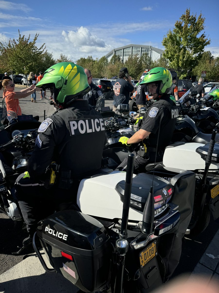 IsaacLomax37's tweet photo. ACAB https://t.co/KByQpQO0dy