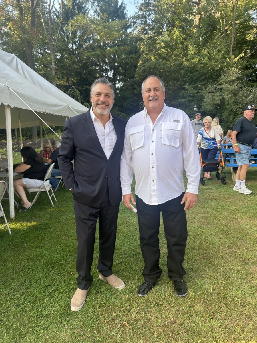 BillSpadea's tweet photo. As we continued around the state today, we stopped at the Lake Hopatcong Elks to support their veterans concert. Our veterans, law enforcement, and first responders deserve all of our support, and when I’m Governor, they can count on that on Day One! https://t.co/D17uVJwRUb