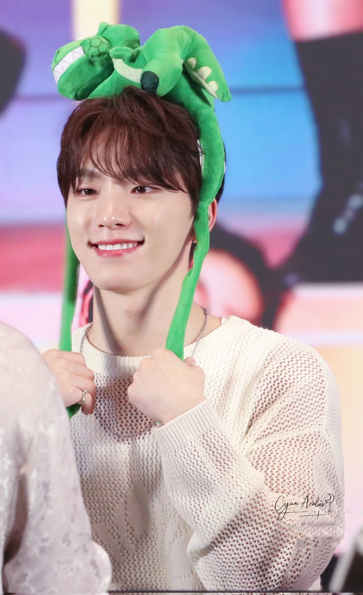 dinonaraCyan's tweet photo. 240911 이즈위 베이징 팬싸

#DINO #이찬 #디노
#세븐틴 #SEVENTEEN https://t.co/aKzpeHycEn