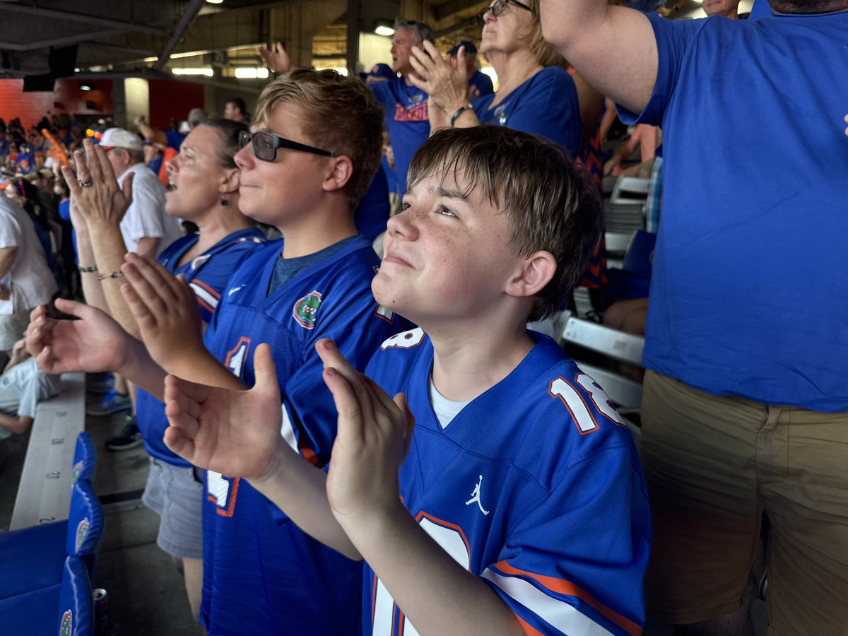 JeffroJoiner's tweet photo. Alex freaked out when his picture made it on the big screen. 🤣 #gogators #gatornation #onlyintheswamp https://t.co/HihJ8C84bO