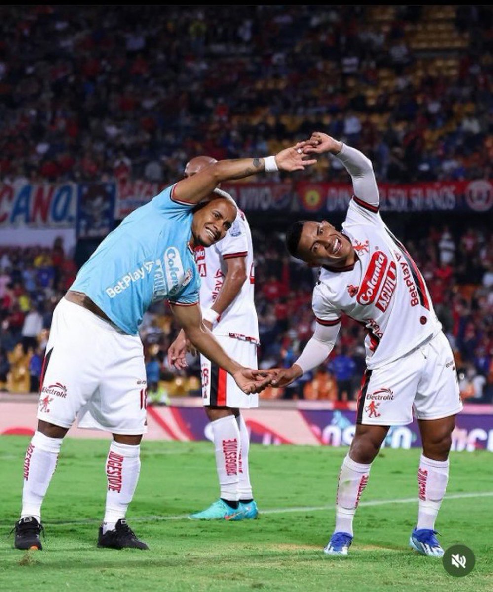 negro bembón tweet media