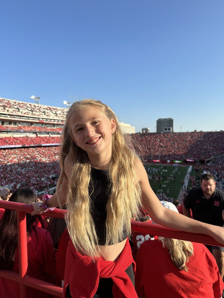 snashed0417's tweet photo. Cheering on the #Huskers #GBR #huskercheer https://t.co/szgKDZZ6VW