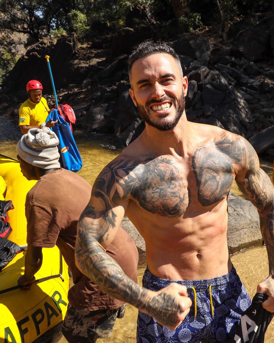 PureAtkins's tweet image. Strong guy things