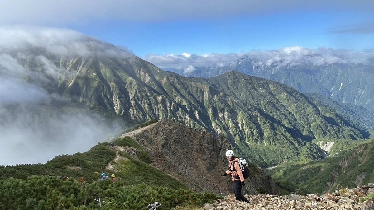 Taro78Yu's tweet photo. 何とか無事に唐松〜五竜の縦走が完了しました⛰️✨今回はガイドさんが案���して下さったお陰で高所恐怖症の私でも行く事ができました💦本当にガイドの横山さんには感謝です🙏まだ左腕は痛いけど…生きて帰って来れた事に本当に感謝です🥲本当にありがとうございました🙇‍♀️✨ https://t.co/tyOnWPDlGm