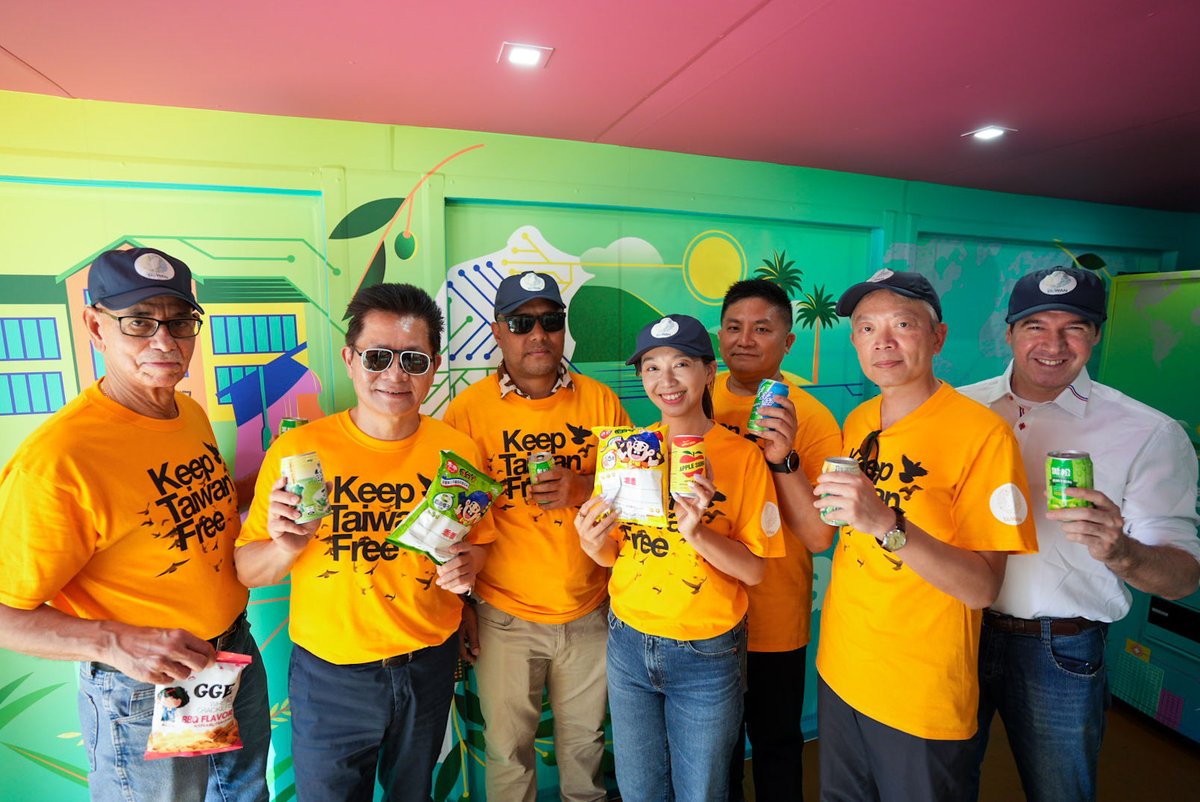 TaiwanInNewYork's tweet photo. Launched Taiwan Peace Truck today w/ Taiwan legislators, Amb. Tom Lee & friends from diplomatic allies Belize, Tuvalu & Paraguay. #UNityThroughPeace #ChipInWithTaiwan #UNGA79 (1/4) https://t.co/xAkToC4jmn