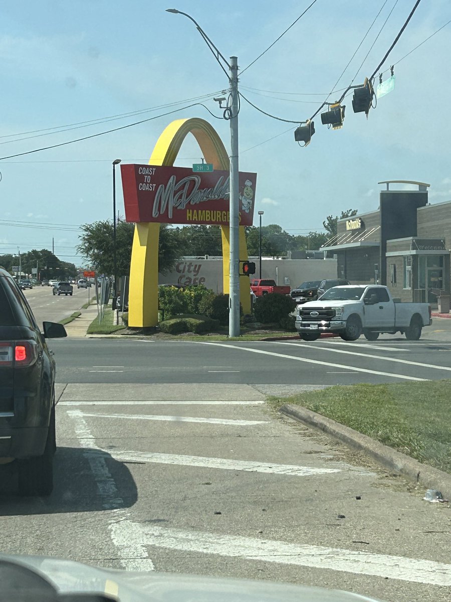 lleeasphodel96's tweet photo. The only one Golden Arch is right next to McDonald’s just like old times and it was kid friendly in the early days. We remember past times in our generation.
#McDonalds #goldenarches #backintheday #early2000s #retro1990s #oldschool https://t.co/JbYnQpghHK