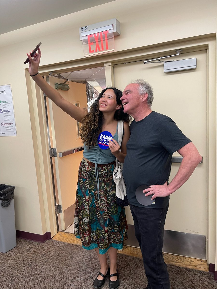 Tim Kaine tweet media