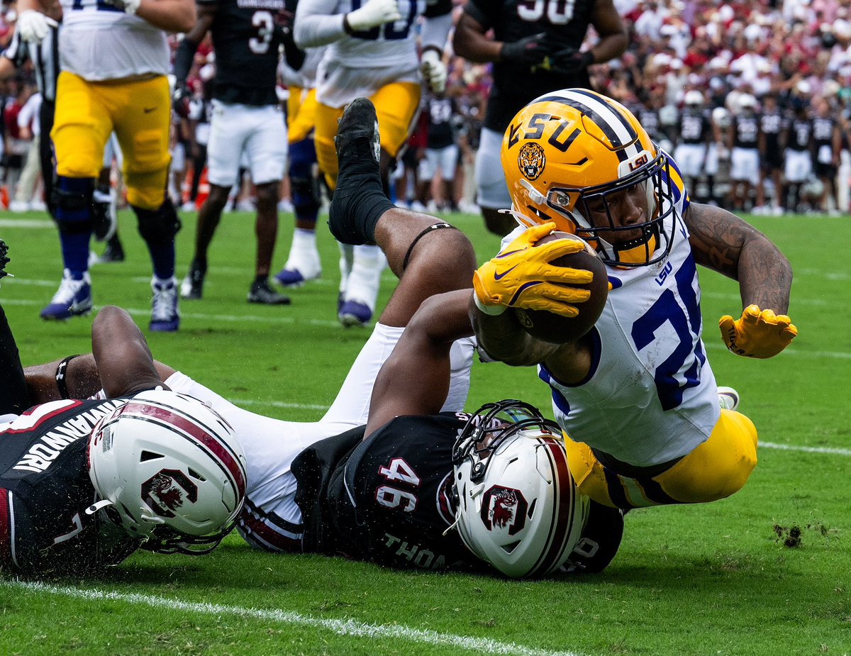 mjohnsonphoto's tweet photo. Done here in South Carolina following @LSUfootball 36-33 win over @GamecockFB. Photos from the game are live @NOLAnews & @theadvocatebr #PHOTOS #photooftheday #LSU #GeauxTigers #LSUvsSC #LSUFootball #NCAAFB #nikonphotography
https://t.co/chScQrSdvY https://t.co/f4Ud38l7hq