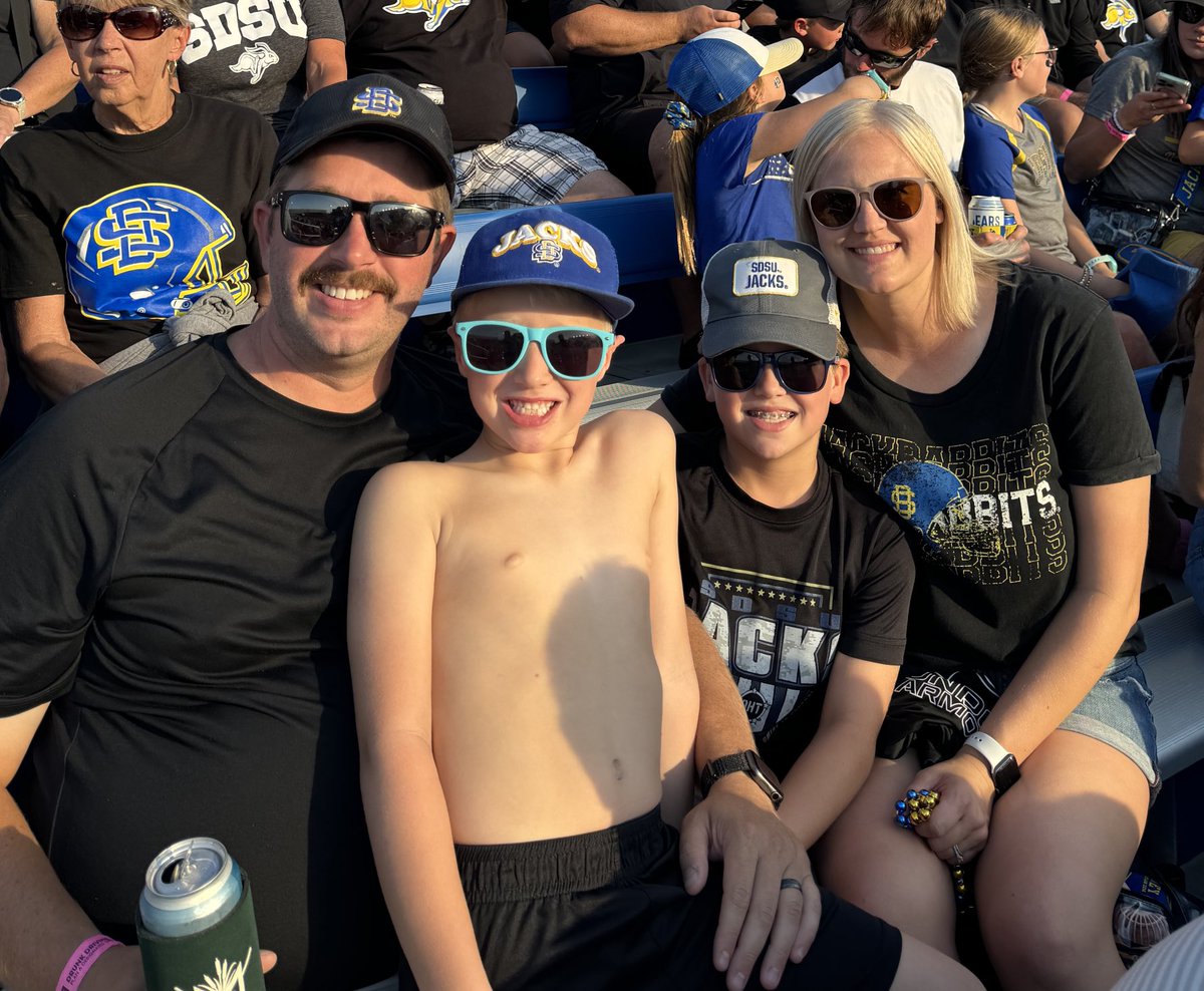 willy_olson's tweet photo. #gojacks https://t.co/kfYRBpWylY