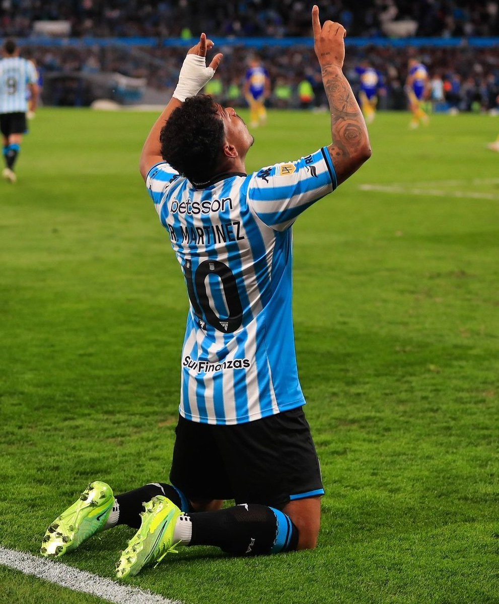 RacingSocios's tweet photo. CANTEMOS TODOS, AVELLANEDA ESTÁ DE FIESTAAAAAAAAAA https://t.co/tLYosMxZcI