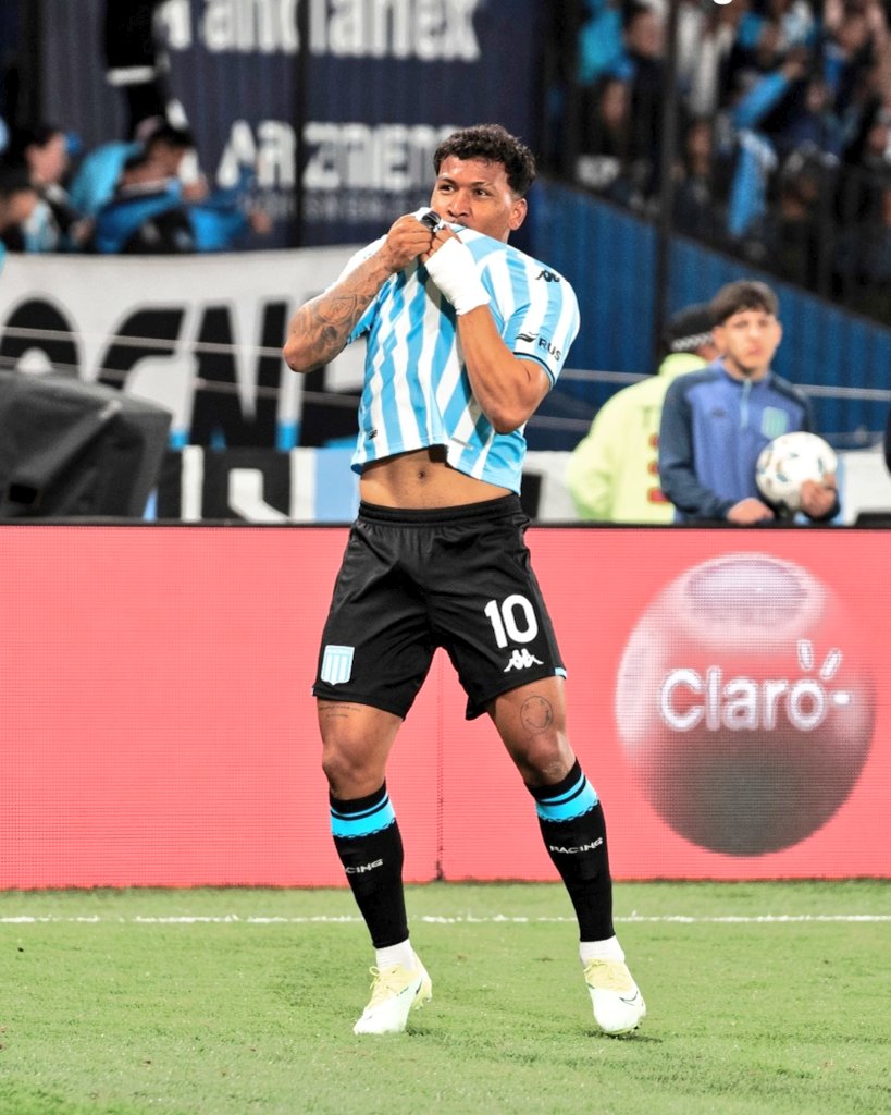 RacingManiacos's tweet photo. QUE LO LLEVEN ADENTRO COMO YO 💙🫶 https://t.co/PtpUKR4KJm