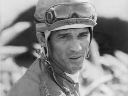 blindadosalas1's tweet photo. #Hipismo El 14/09/1978 un aprendiz proveniente del #HipódromoMunicipalCiudadBolívar llamado DOUGLAS VALIENTE ganaba por primera vez en #LaRinconada con el moro SANTURRÓN en un jueves nocturno. #ElJet Uno de los jockeys más queridos y recordados por la afición. Fotos: @TrinoPulido https://t.co/uq5UUM7hay