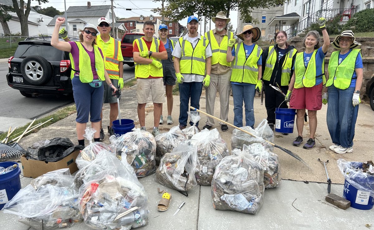 A cleanup with amazing volunteers who were able to show up today. Thanks to Heike, Paula, Jim C, Jim T, Howard, Barb, Mary, Char, Mike. Emi &amp; yours truly. Several folks from the area let us know they appreciate our work.#StashYourTrash #MakeADifference 15 bags
1 clean S. 29th St