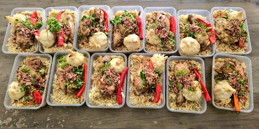 H_Bakkaniy's tweet photo. Salam geng.
Minta bantuan RT iklan ni, moga korang murah rezeki.

Tempahan Plov untuk baki hari bulan September ni masih dibuka.
Boleh isi borang kat bawah. https://t.co/yvQdx3fg8n