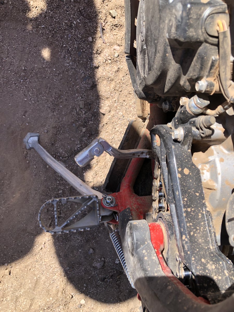 Monkeybutt_ADV's tweet photo. Max must have hit a rock on his Beta Xtrainer. #Xtrainer https://t.co/IlS4mllYdL