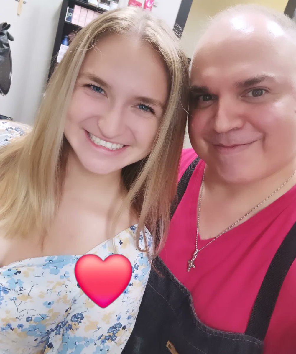 BecerraSalon's tweet image. Saturday  is here, and so is the fresh Keune inspiration! 🤩 This gorgeous color created by @BecerraJohnJoe1 has us swooning. ✨ 

#keune #keunehaircosmetics #keuneblonde #keunecolor #healthyblonde #hairinspiration #hairgoals #tgif #hairideas #summerhairtrends #hairdresser