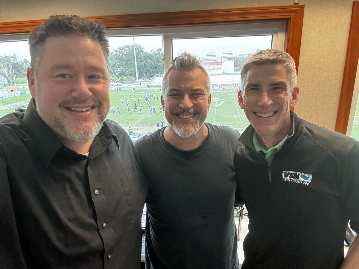 5th season together with the best crew in the business! It's a special Sat edition on ⁦<a href="/VSNLouisiana/">Varsity Sports Now</a>⁩ as ⁦<a href="/Archbishop_Shaw/">Archbishop Shaw High School</a>⁩ takes on West Jeff at 7 pm. ⁦<a href="/Jim_Rapier/">Jim Rapier</a>⁩ and I continue our 11th season broadcasting HS games. Director as always is Todd Whittington.
