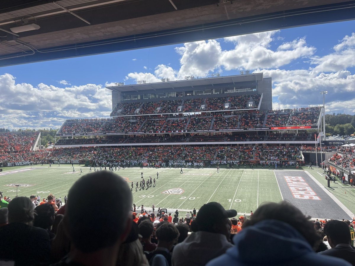 Had a Amazing Game Day visit <a href="/BeaverFootball/">Oregon State Football</a>. What an awesome atmosphere and game. Thank you <a href="/JRMoala/">Coach JR Moala</a> for the invite. 
<a href="/CoachJChristian/">Jamie Christian</a>  
<a href="/coachripshwtime/">coachripshowtime</a>
