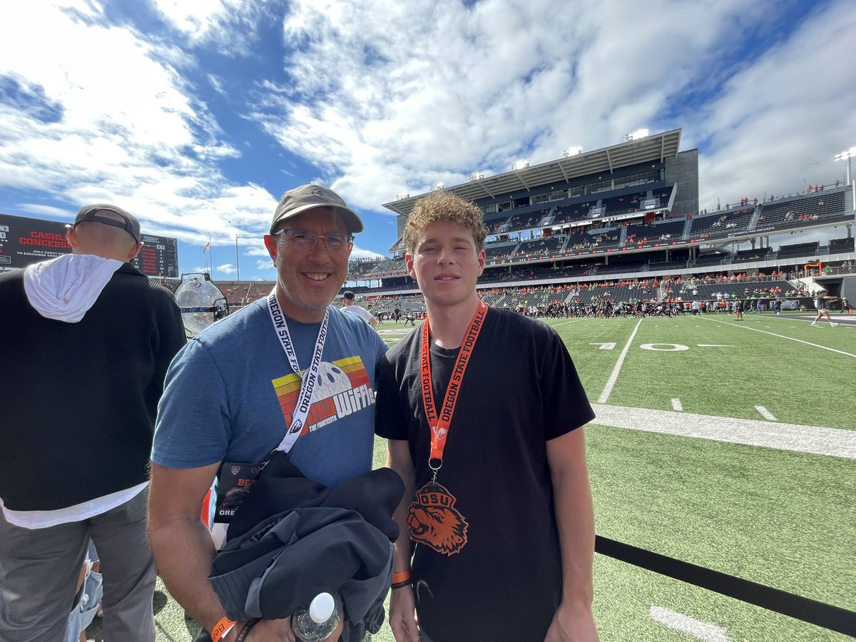 KooperShields's tweet photo. Had a Amazing Game Day visit @BeaverFootball. What an awesome atmosphere and game. Thank you @JRMoala for the invite. 
@CoachJChristian  
@coachripshwtime https://t.co/6RSM5hw8Gd
